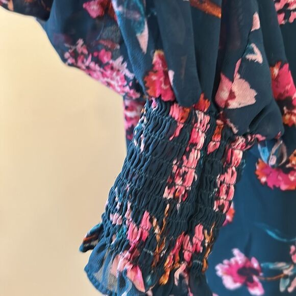 CeCe teal floral long sleeve V neck blouse Size L EUC - Picture 4 of 10